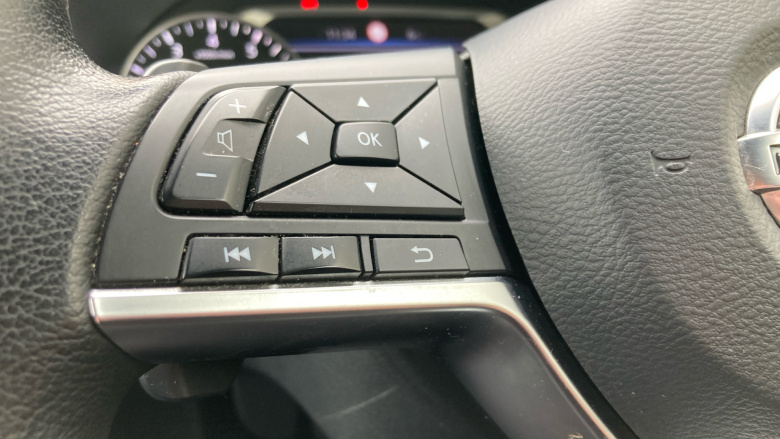 Nissan Juke 1.0 DiG-T 114 N-Connecta 5dr DCT Petrol Hatchback